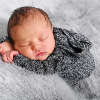 shooting_photo_de_bébé_à_la_maison